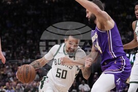 Lakers Bucks Basketball