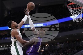 Lakers Bucks Basketball