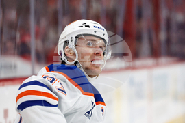 Oilers Hurricanes Hockey