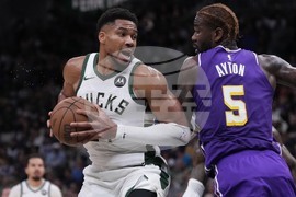 Lakers Bucks Basketball