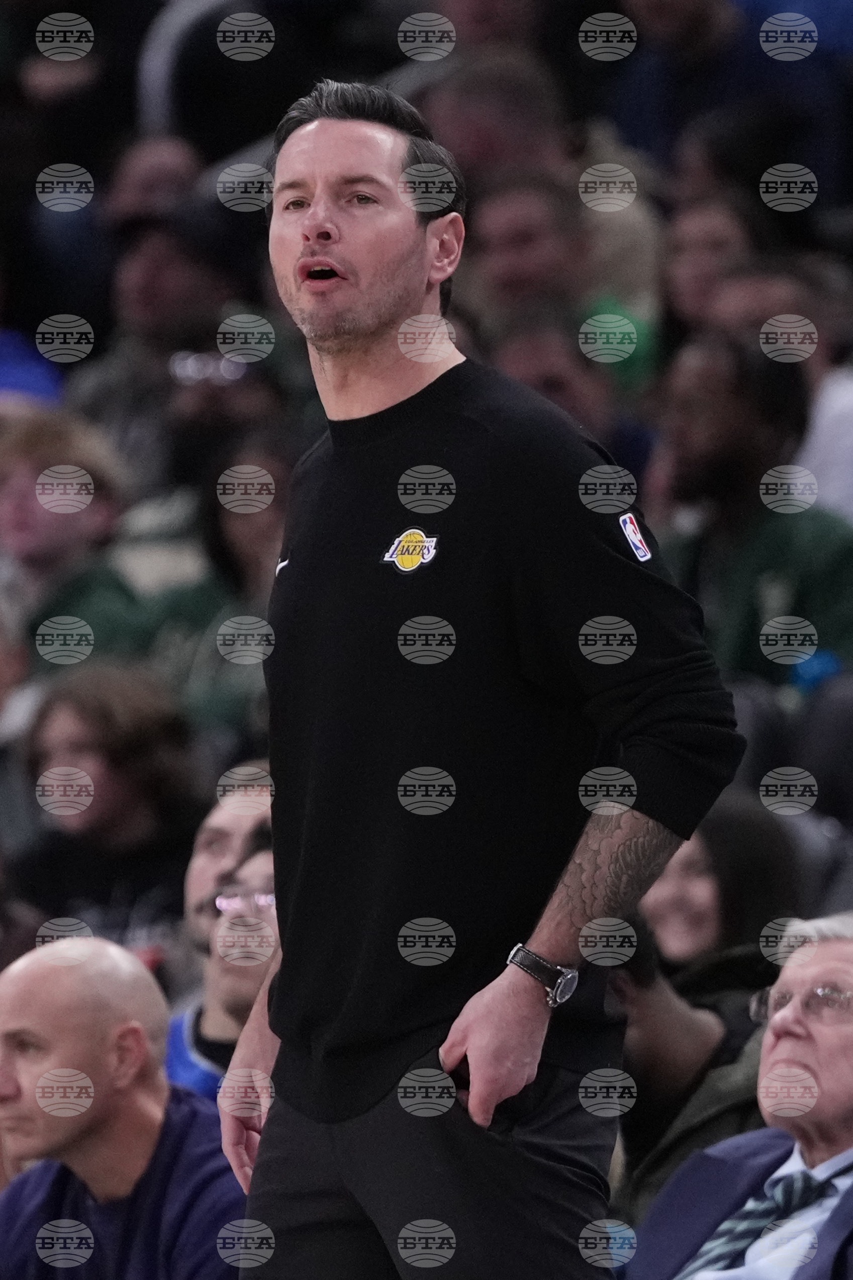 Lakers Bucks Basketball