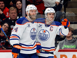 Oilers Hurricanes Hockey