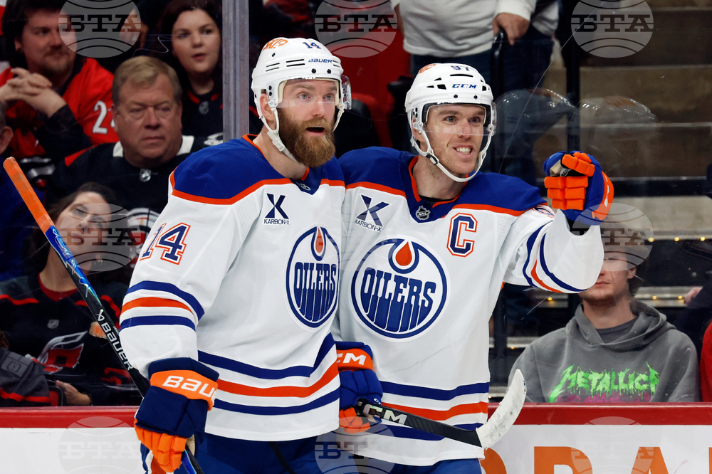 Oilers Hurricanes Hockey