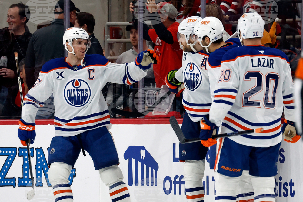 Oilers Hurricanes Hockey