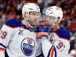Oilers Hurricanes Hockey