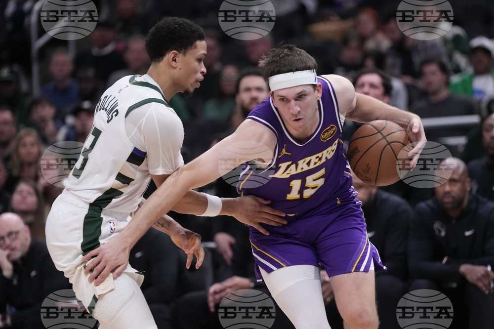 Lakers Bucks Basketball