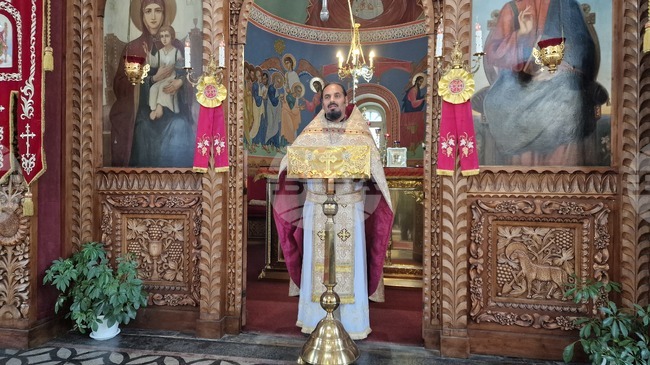  Шумен - храм „Свети Три Светители“ - литургия и проповед