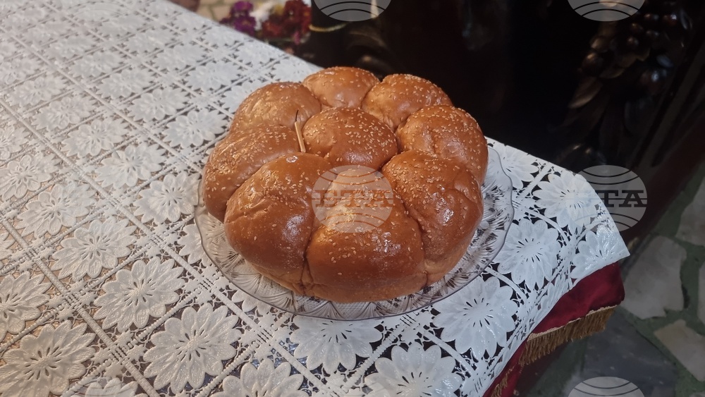 Добрич - храм „Св. Троица“ - неделна служба