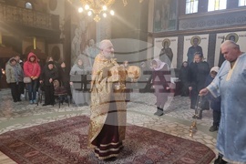 Добрич - храм „Св. Троица“ - неделна служба