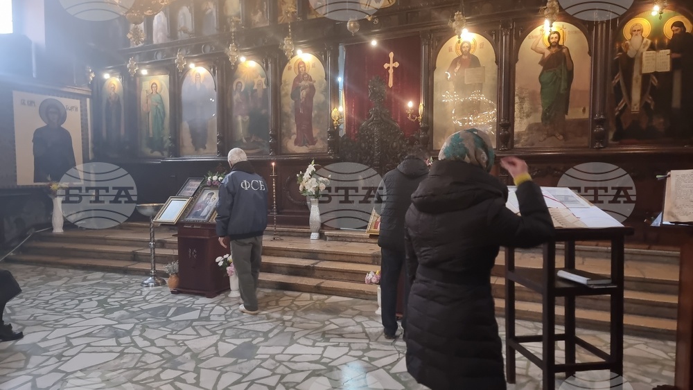 Добрич - храм „Св. Троица“ - неделна служба