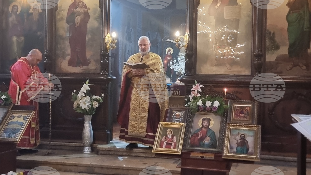 Добрич - храм „Св. Троица“ - неделна служба