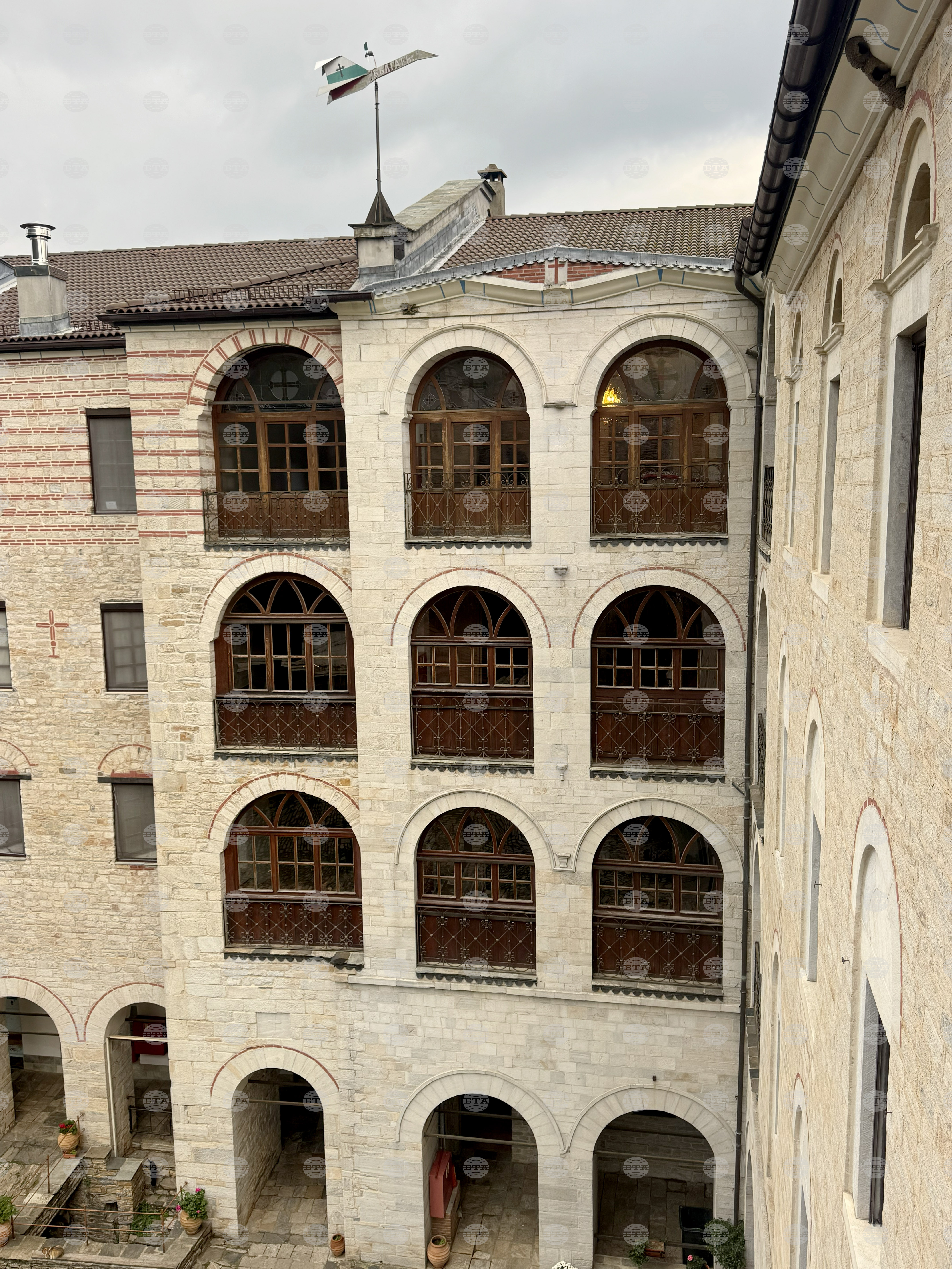 Зографски манастир - есенния празник на свети Георги - литургия и литийно шествие