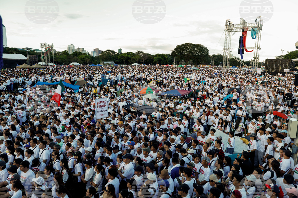 Стотици хиляди хора се събраха в Манила на митинг заради корупционния скандал, свързан с проекти за контрол на наводненията 