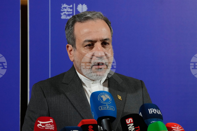 Иран вече не обогатява уран в нито един обект на своя територия, заяви иранският външен министър Абас Арагчи 