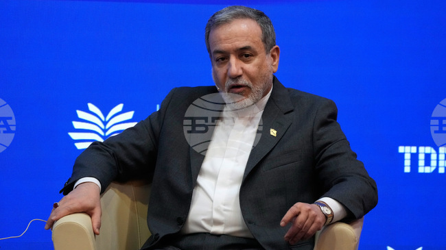 Иран вече не обогатява уран в нито един обект на своя територия, заяви външният министър Абас Арагчи 