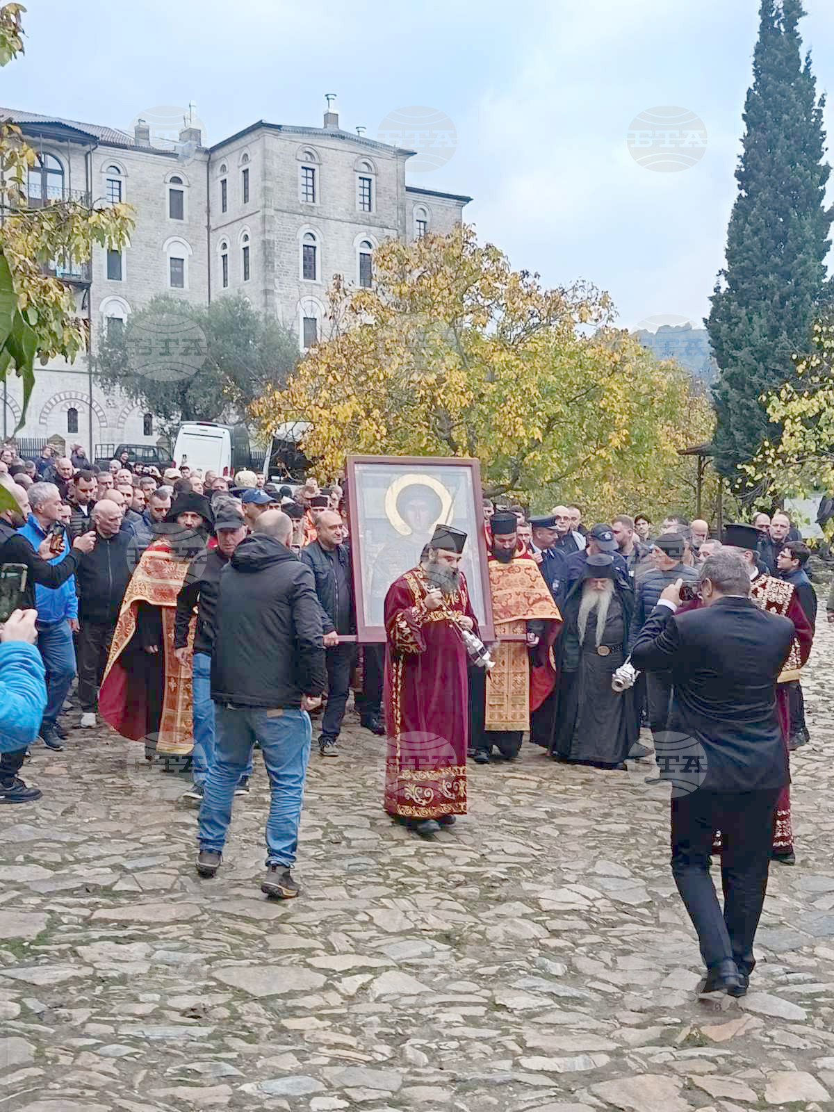 Зографски манастир - есенния празник на свети Георги - литургия и литийно шествие