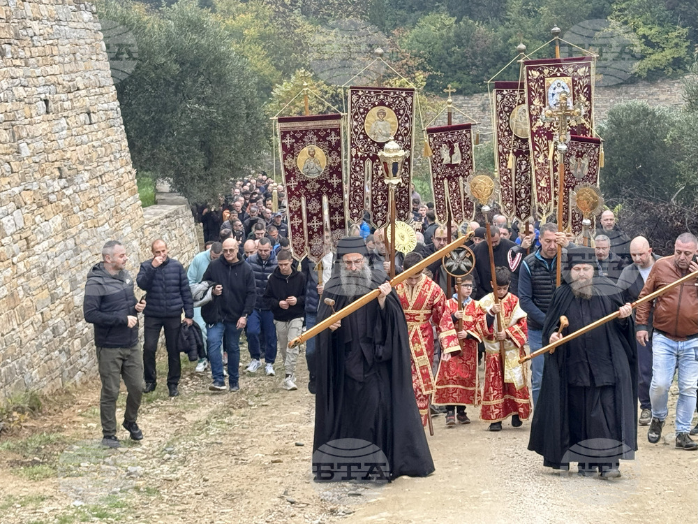 Зографски манастир - есенния празник на свети Георги - литургия и литийно шествие