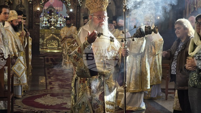 Красотата на един храм сте вие, християните, човеците, които сте дошли, за да се срещнете с Бога, каза Пловдивският митрополит Николай