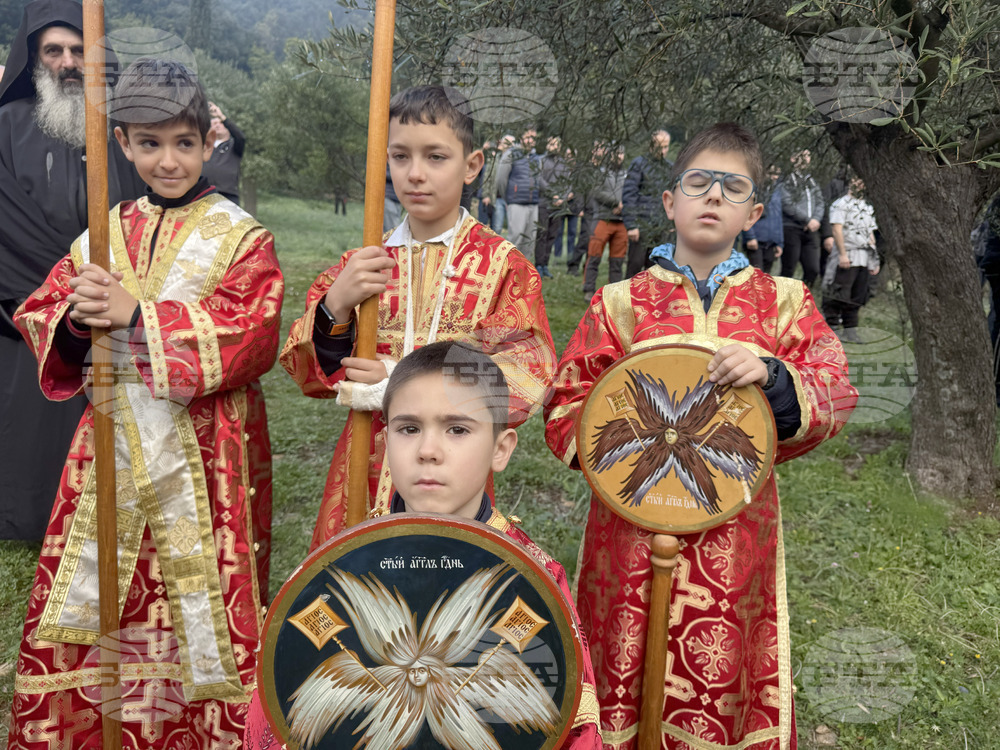 Зографски манастир - есенния празник на свети Георги - литургия и литийно шествие