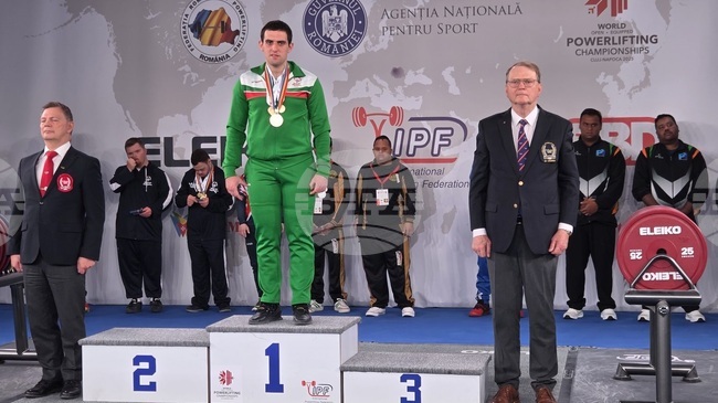 Стоян Георгиев завоюва четири златни медала на Световното първенство по силов трибой в групата на Спешъл Олимпикс до 83 килограма