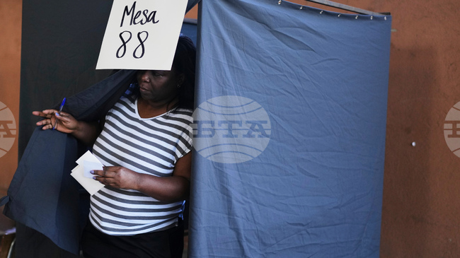 Избирателните секции в Чили отвориха за президентските и парламентарните избори