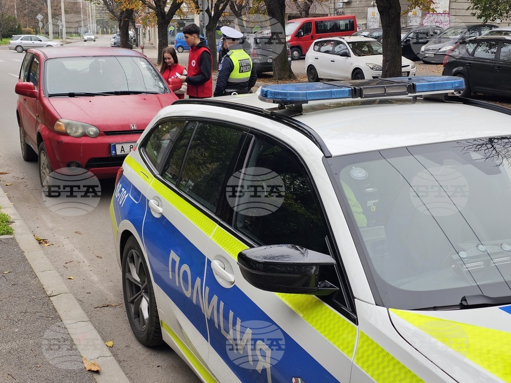 МВР и БЧК отбелязаха със съвместна кампания в Русе Световния ден за възпоменание на жертвите от пътнотранспортни произшествия