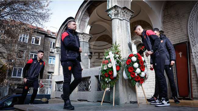 Александър Димитров, Димитър Митов, Димитър Евтимов и Алекс Божев уважиха поклонението пред Стоян Йорданов