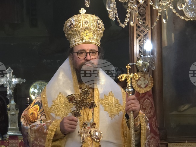 Видин - митрополит Пахомий - света литургия