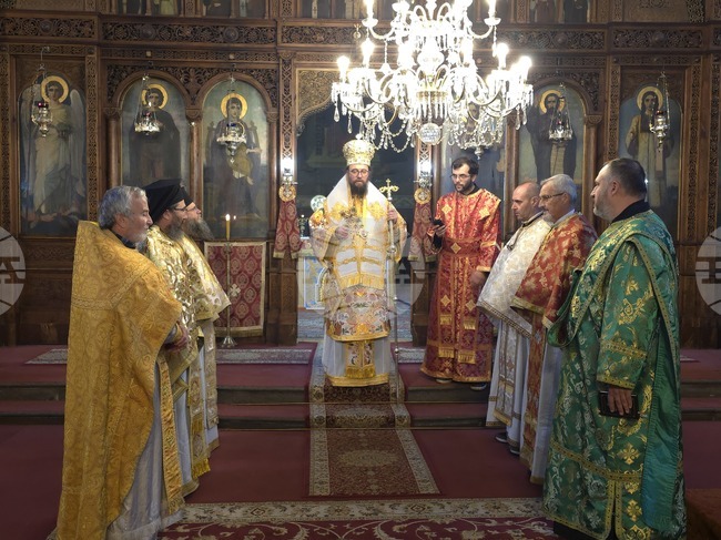 Призвани сме да следваме Христос, да слушаме Неговите слова, които ни водят към спасение, каза Видинският митрополит Пахомий