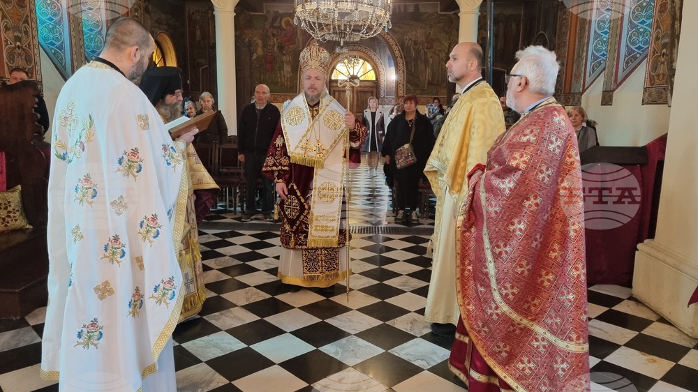 Попово - Главиницки епископ Макарий - неделна служба