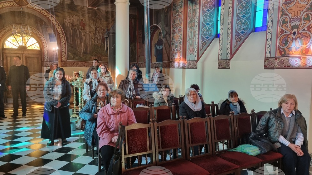 Попово - Главиницки епископ Макарий - неделна служба