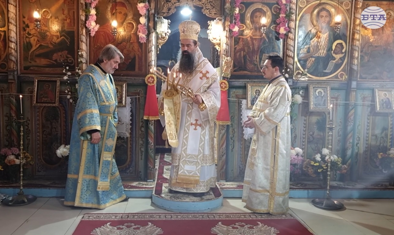 Заедно със заповедта, Господ ни е дал и начин за изпълнението ѝ, каза в с. Самораново патриарх Даниил