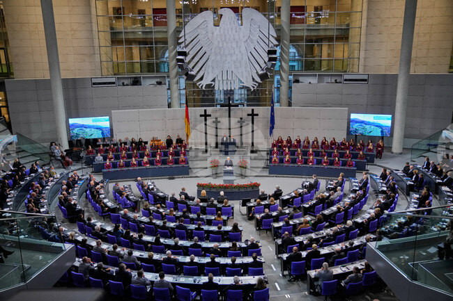 Германският Бундестаг ще гласува спорни пенсионни реформи на коалицията на Мерц на фона на силна обществена съпротива