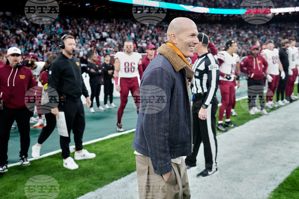 Зинедин Зидан няма да е треньор, в случай на уволнение на Шаби Алонсо, съобщиха от Реал Мадрид