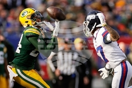 APTOPIX Packers Giants Football