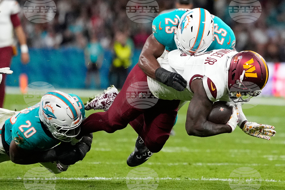 APTOPIX Commanders Dolphins Football