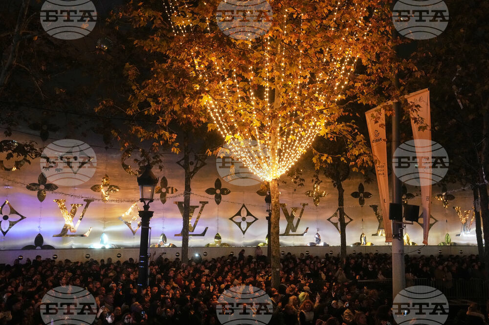 France Champs Elysees Lighting