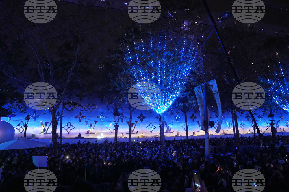 France Champs Elysees Lighting