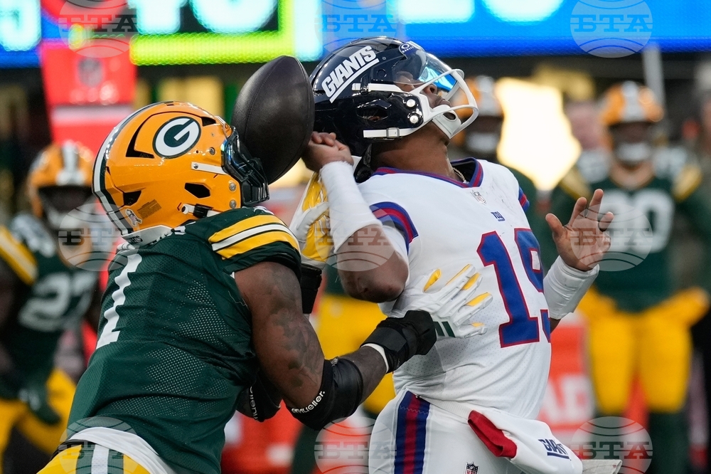 APTOPIX Packers Giants Football