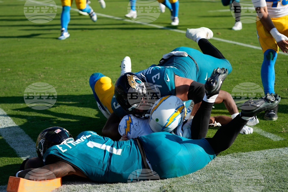 Chargers Jaguars Football