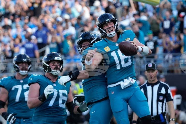 APTOPIX Chargers Jaguars Football