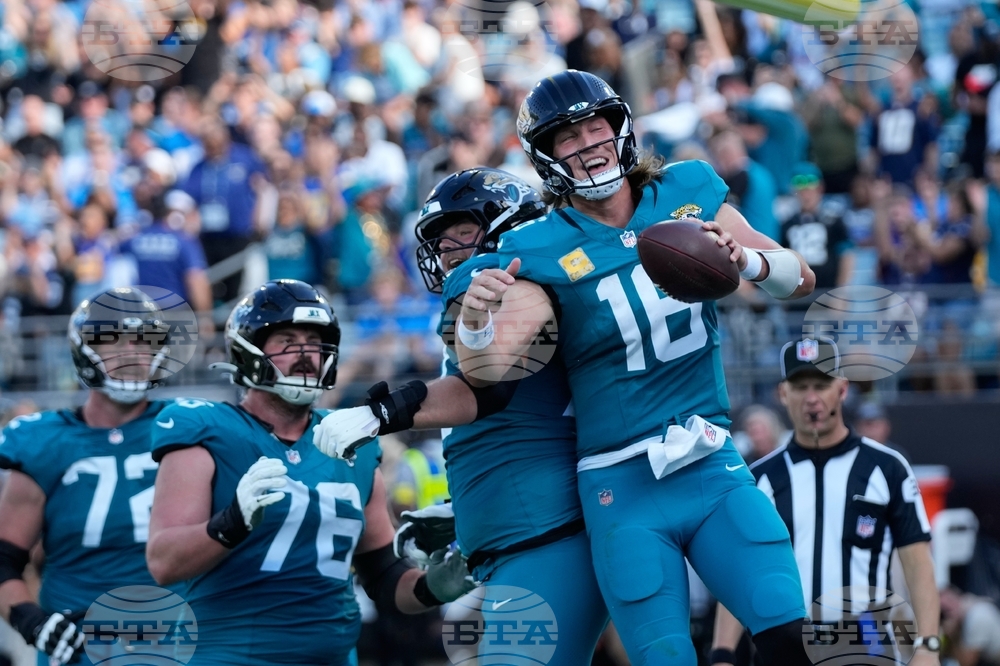 APTOPIX Chargers Jaguars Football