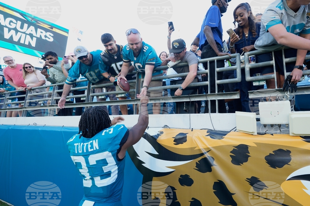 Chargers Jaguars Football