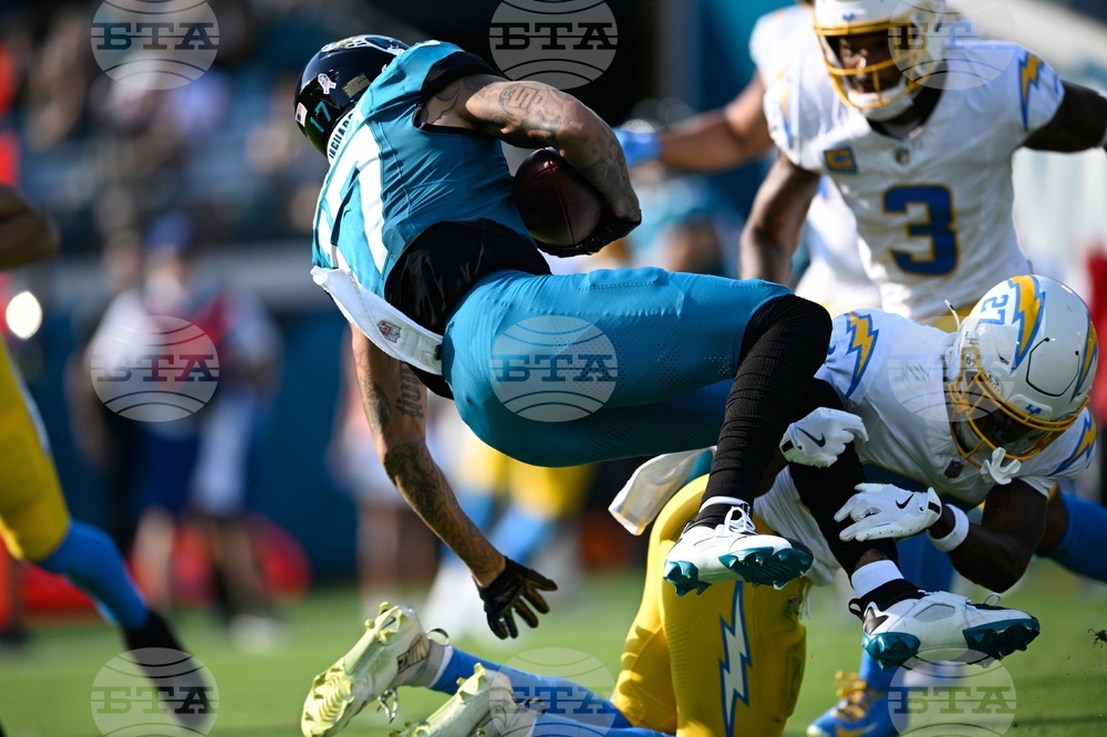 Chargers Jaguars Football