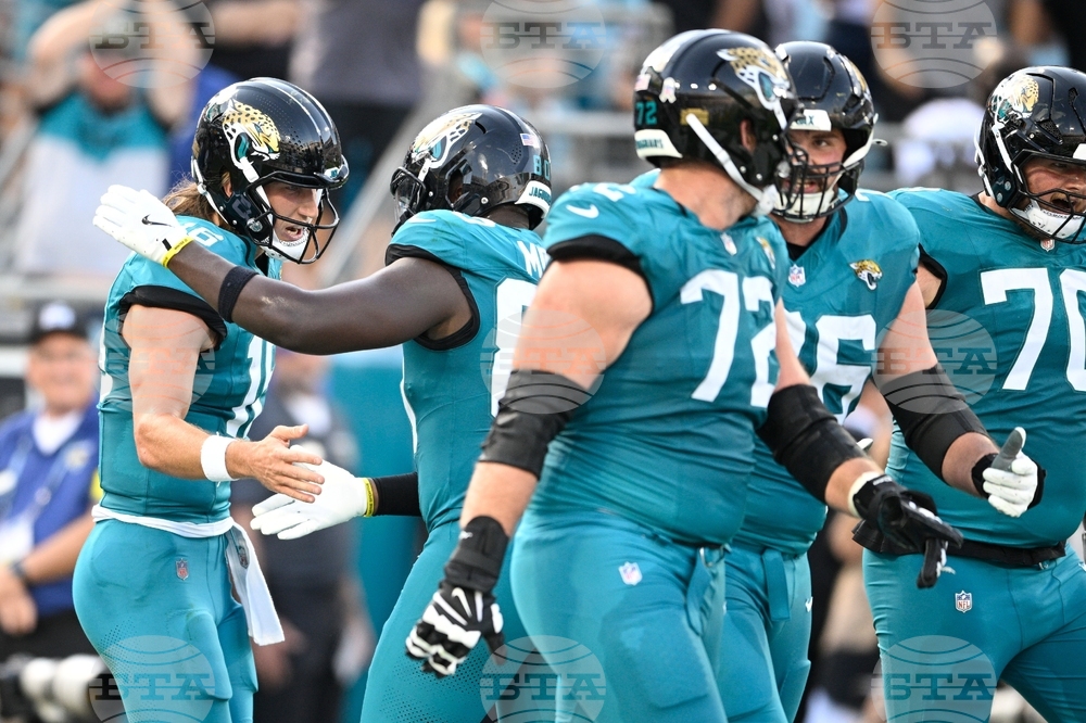 Chargers Jaguars Football