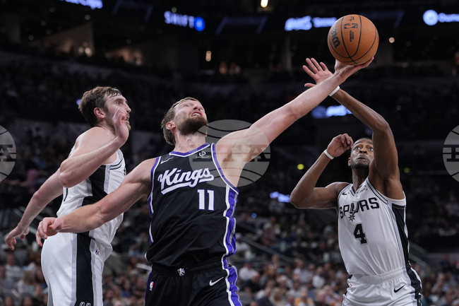Kings Spurs Basketball