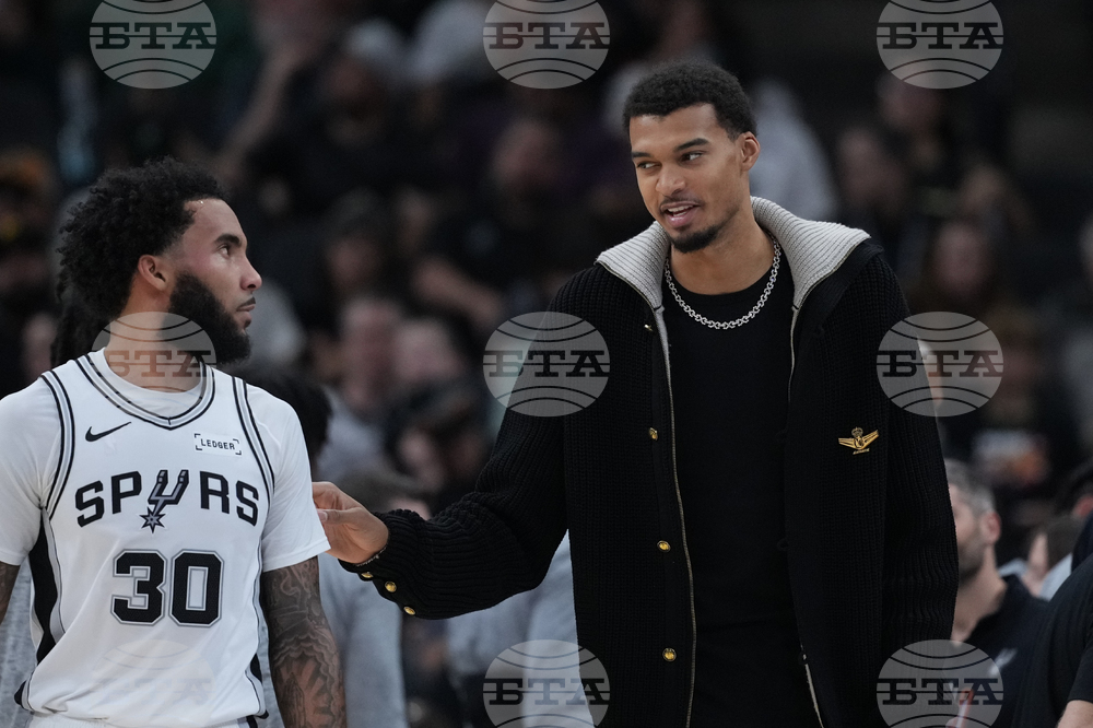 Kings Spurs Basketball