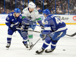 Canucks Lightning Hockey