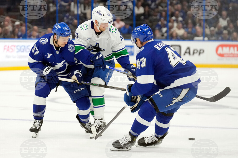 Canucks Lightning Hockey