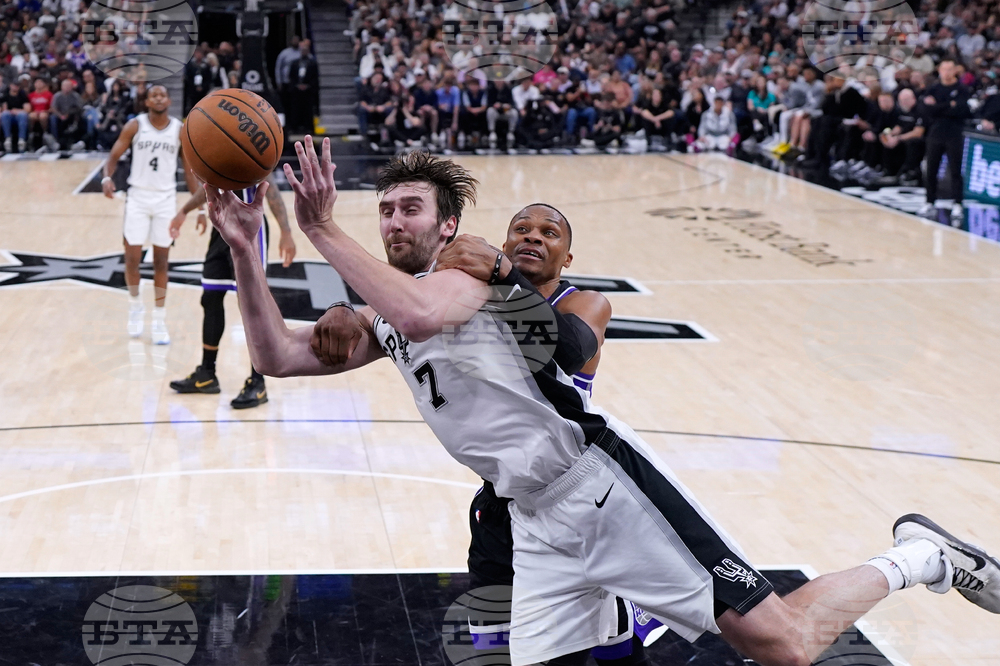 Kings Spurs Basketball